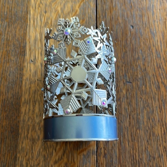 Bath & Body Works Snowflakes & Gems Metal Hand Soap Holder Sleeve Blue Base - Picture 5 of 9